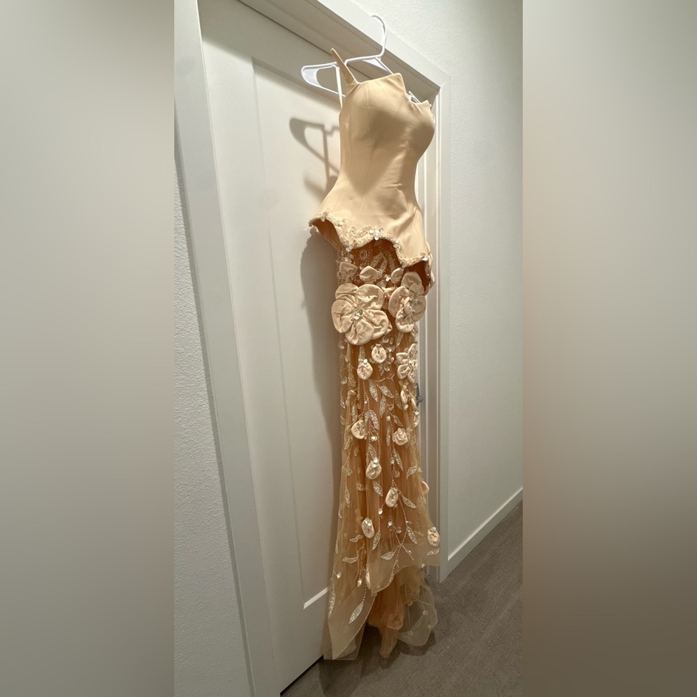 Vlora & Kaltrina Pastel Yellow Mermaid Gown, Size S - Picture 4 of 4